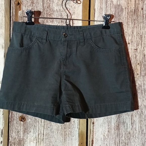 Patagonia Pants - Patagonia shorts front and back pockets monogram button zip closure gray 4